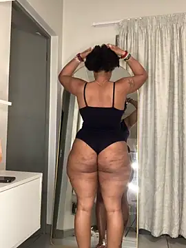 CurvyDesire1 online show from 12-01-25, 08:42