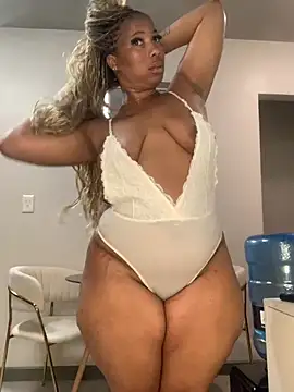 CurvyDesire1 online show from 01-14-26, 06:00