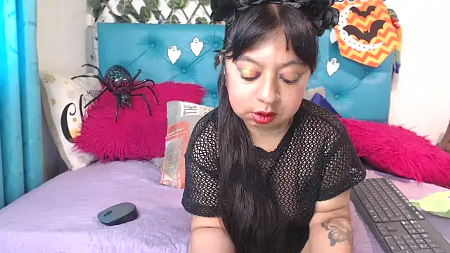 SARAWILLS online show from 10-11-25, 02:07