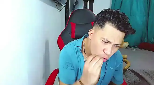 boyhot23x online show from 12-31-24, 03:34