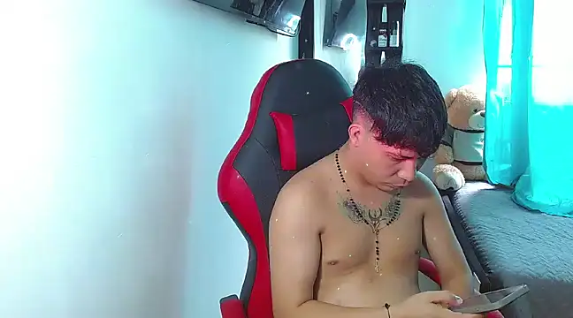 boyhot23x online show from 12-28-24, 06:29