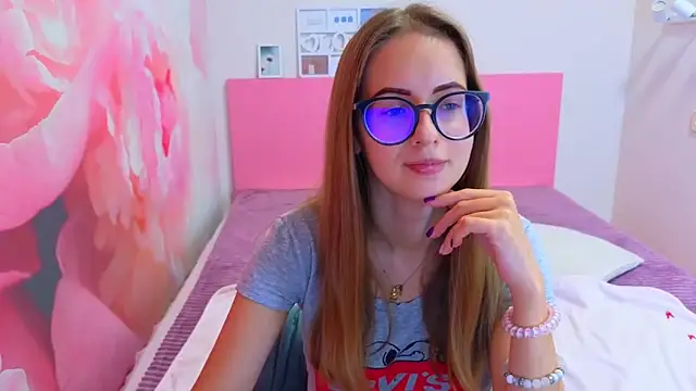 AliceAdams online show from 10-31-25, 08:33