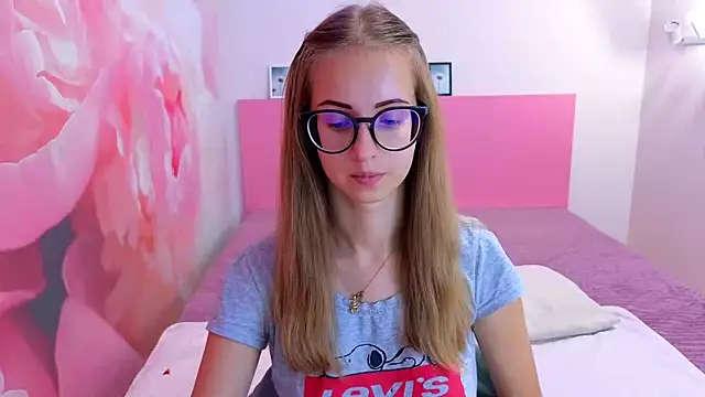 AliceAdams online show from 09-19-25, 06:39