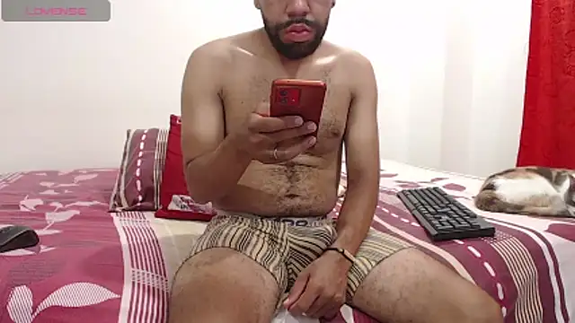 Snapshot of Aroon_Stonne chatting on 03-22-26, 02:26 Aroon Stonne online show from 03-22-26, 02:26