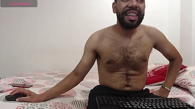 Snapshot of Aroon_Stonne chatting on 03-11-26, 05:23 Aroon Stonne online show from 03-11-26, 05:23