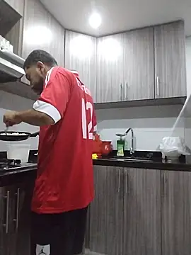 Aroon Stonne online show from 12-04-25, 04:44