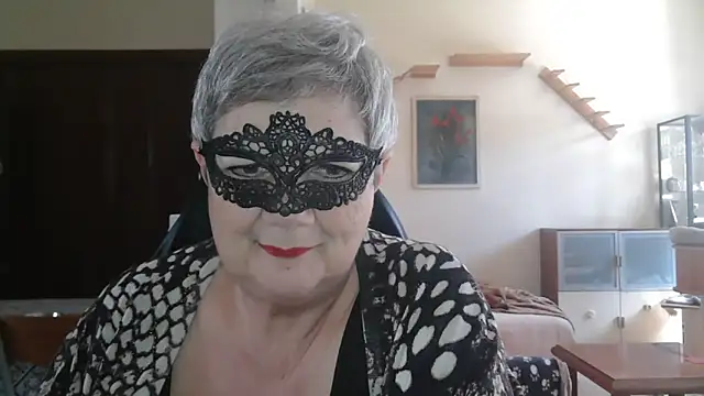 Snapshot of simona60 chatting on 05-12-26, 01:17 simona60 online show from 05-12-26, 01:17