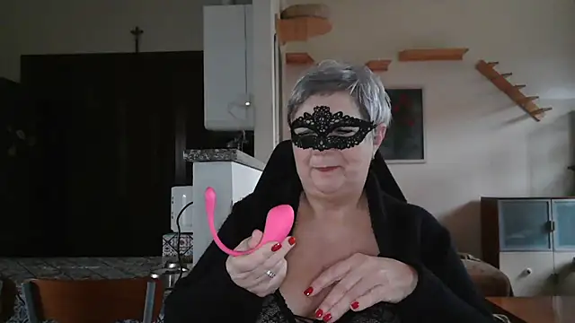 Snapshot of simona60 chatting on 02-01-25, 02:13 simona60 online show from 02-01-25, 02:13