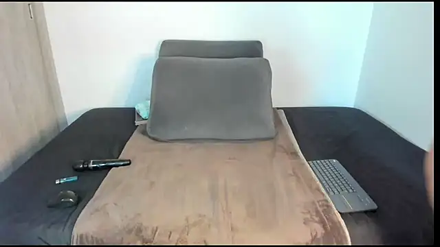 Snapshot of AmeliPonce chatting on 06-14-26, 03:35 AmeliPonce online show from 06-14-26, 03:35