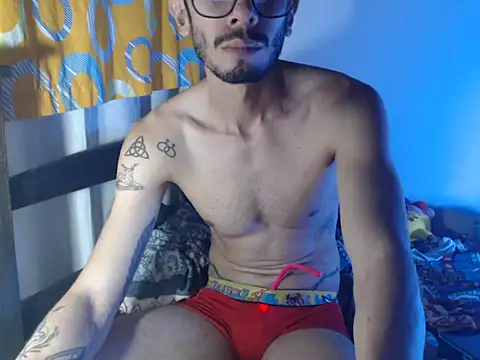 Snapshot of alisterxxx chatting on 05-28-26, 02:41 alisterxxx online show from 05-28-26, 02:41