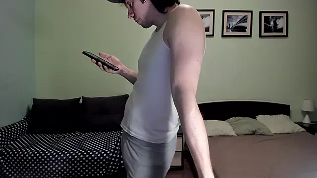 Snapshot of Marrymepls chatting on 05-01-26, 04:34 Marrymepls online show from 05-01-26, 04:34