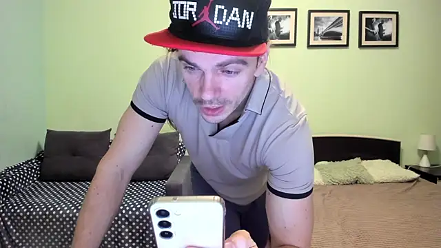 Marrymepls online show from 04-15-26, 02:43