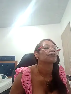 Snapshot of BustyMilf_ chatting on 10-12-25, 01:01 BustyMilf online show from 10-12-25, 01:01