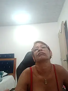 Snapshot of BustyMilf_ chatting on 10-17-25, 01:13 BustyMilf online show from 10-17-25, 01:13