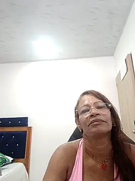 Snapshot of BustyMilf_ chatting on 10-18-25, 03:14 BustyMilf online show from 10-18-25, 03:14