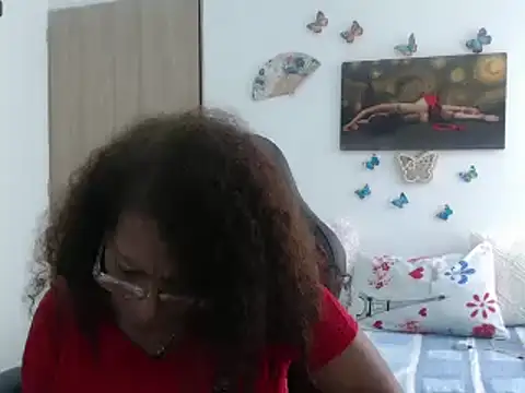 Snapshot of BustyMilf_ chatting on 03-21-25, 06:29 BustyMilf online show from 03-21-25, 06:29
