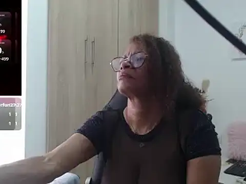 Snapshot of BustyMilf_ chatting on 02-23-25, 06:34 BustyMilf online show from 02-23-25, 06:34