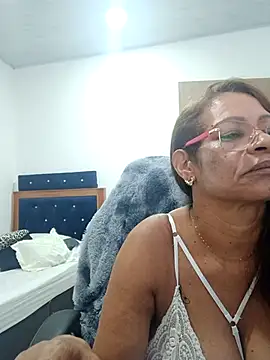Snapshot of BustyMilf_ chatting on 10-09-25, 01:11 BustyMilf online show from 10-09-25, 01:11