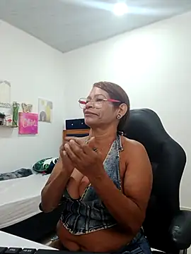 BustyMilf  online show from 10-27-25, 01:23