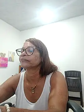 Snapshot of BustyMilf_ chatting on 09-21-25, 01:16 BustyMilf online show from 09-21-25, 01:16