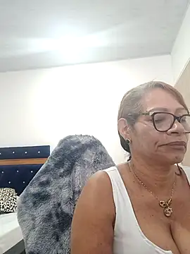 Snapshot of BustyMilf_ chatting on 09-22-25, 01:06 BustyMilf online show from 09-22-25, 01:06