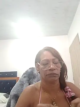 Snapshot of BustyMilf_ chatting on 10-10-25, 01:01 BustyMilf online show from 10-10-25, 01:01