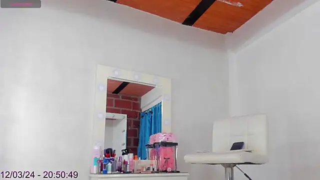 emily hornett online show from 12-04-24, 01:52