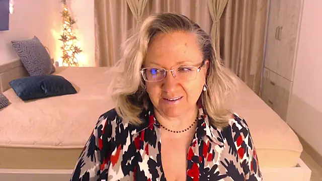 Snapshot of Raisshy chatting on 02-16-25, 03:38 Raisshy online show from 02-16-25, 03:38