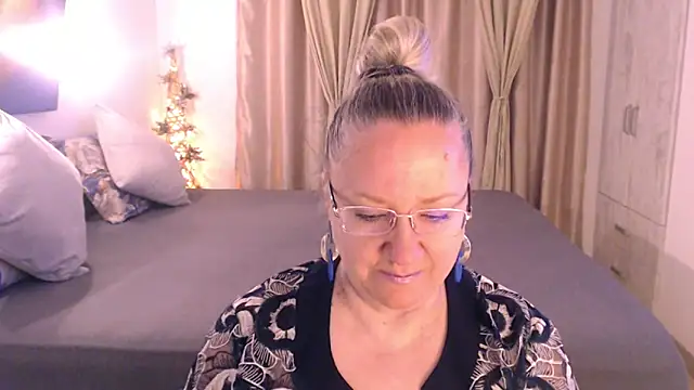 Snapshot of Raisshy chatting on 03-03-25, 04:43 Raisshy online show from 03-03-25, 04:43