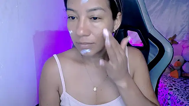 ninatiny online show from 09-18-25, 09:01