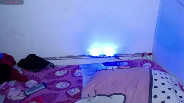 ninatiny online show from 04-09-26, 10:32