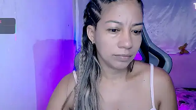 ninatiny online show from 10-13-25, 07:54