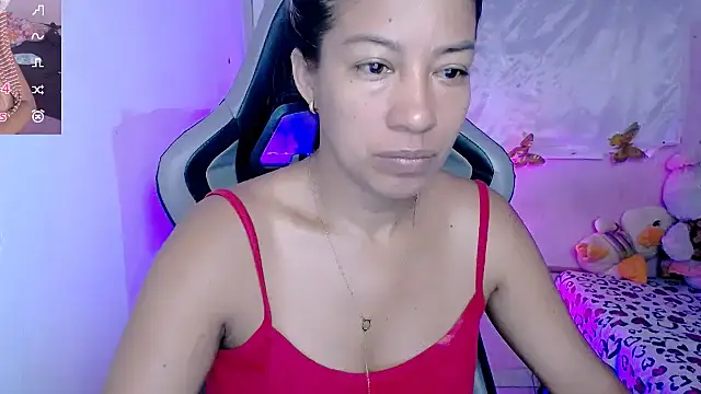 ninatiny online show from 09-19-25, 10:52