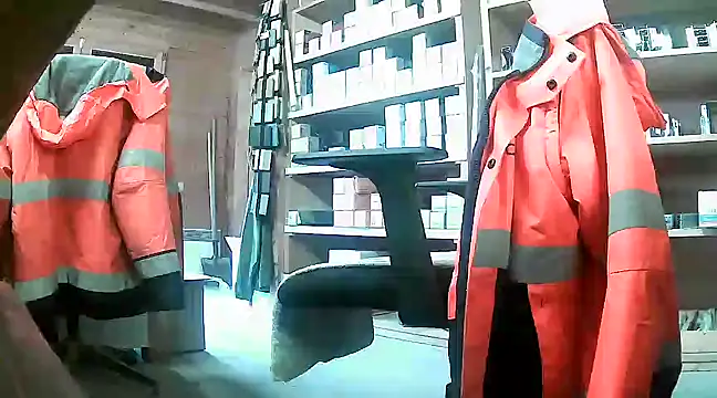 Snapshot of Cygnus58topchef chatting on 02-28-25, 02:42 Cygnus58topchef online show from 02-28-25, 02:42