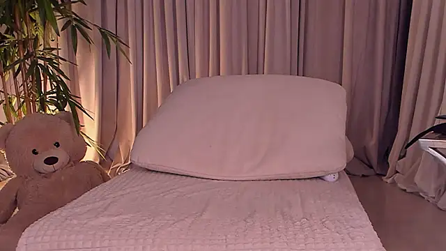 daisyd001 online show from 11-11-25, 07:03