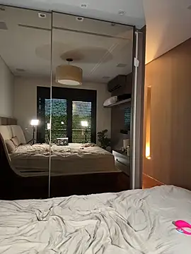 Snapshot of jasminesummer chatting on 02-15-26, 02:16 jasminesummer online show from 02-15-26, 02:16