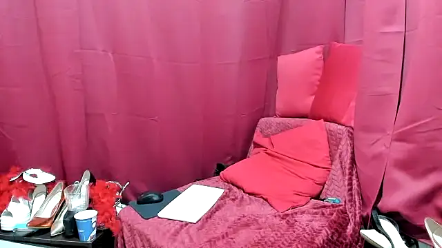 Snapshot of jessystarr chatting on 02-14-26, 03:12 jessystarr online show from 02-14-26, 03:12