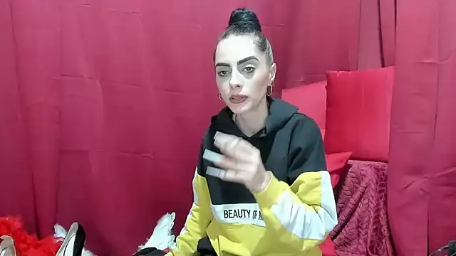 Snapshot of jessystarr chatting on 02-12-26, 01:05 jessystarr online show from 02-12-26, 01:05