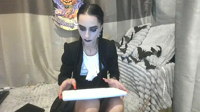 jessystarr online show from 10-30-25, 04:04