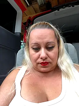 Snapshot of SabinaSweety chatting on 09-24-25, 03:18 SabinaSweety online show from 09-24-25, 03:18