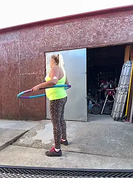 Snapshot of SabinaSweety chatting on 03-08-25, 02:40 SabinaSweety online show from 03-08-25, 02:40