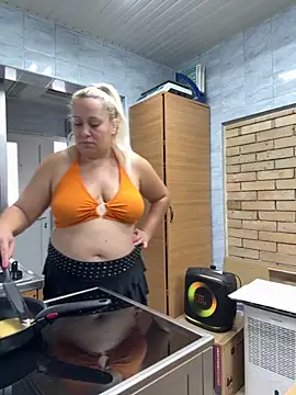 Snapshot of SabinaSweety chatting on 09-10-25, 07:29 SabinaSweety online show from 09-10-25, 07:29