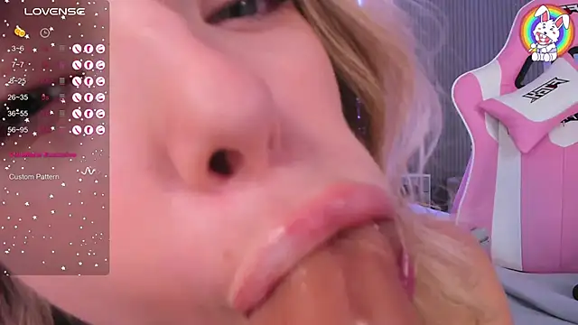 Snapshot of VirginChloe chatting on 10-03-25, 03:20 VirginChloe online show from 10-03-25, 03:20