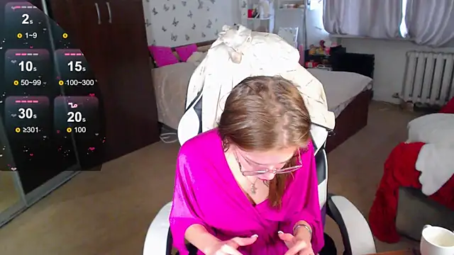 Snapshot of Kira_honeyy chatting on 04-11-26, 06:43 Kira honeyy online show from 04-11-26, 06:43