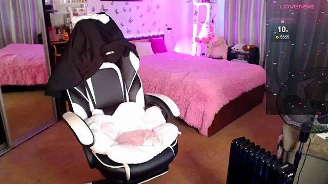 Kira honeyy online show from 09-13-25, 08:14