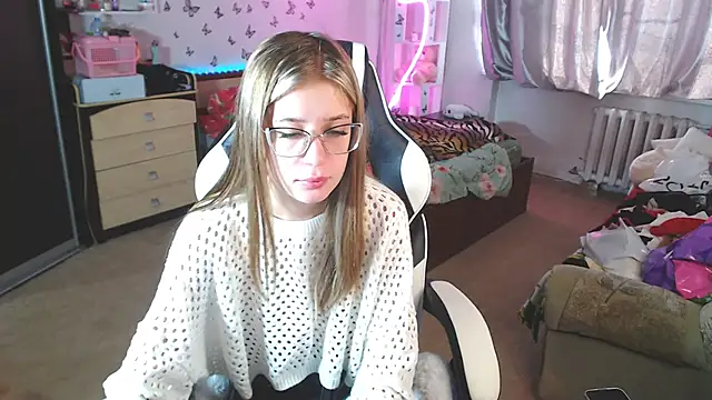 Kira honeyy online show from 03-06-25, 04:52