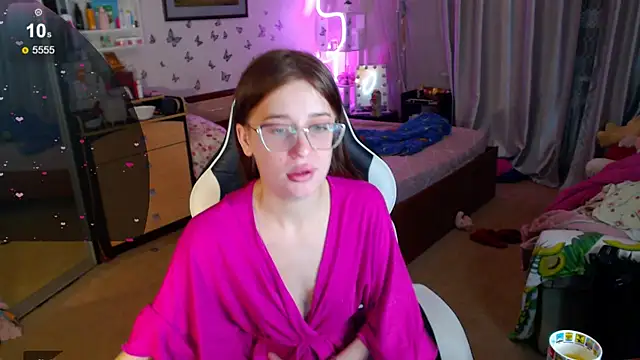 Kira honeyy online show from 12-22-25, 12:05