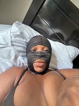 Snapshot of Ebony_nasty_girl chatting on 04-24-26, 07:21 Ebony nasty girl online show from 04-24-26, 07:21