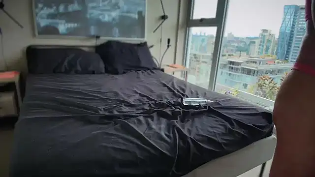 Snapshot of MikyFoxx chatting on 10-16-25, 06:27 MikyFoxx online show from 10-16-25, 06:27