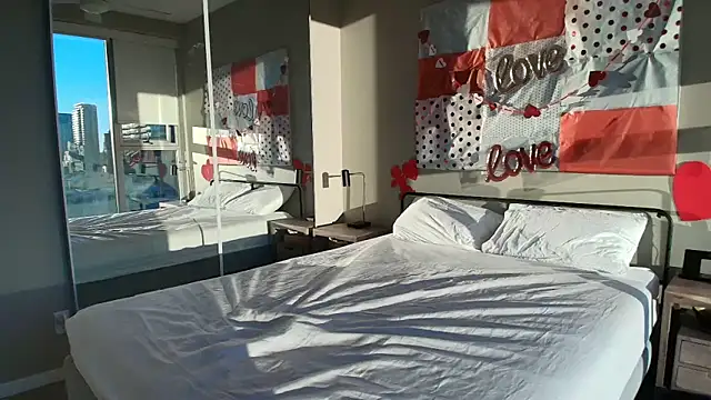 Snapshot of MikyFoxx chatting on 02-12-25, 12:48 MikyFoxx online show from 02-12-25, 12:48